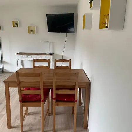 Koblenz Rooms, Wifi, Netflix Homestay *